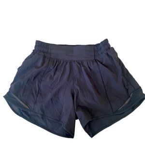 Lululemon hotty hot low rise 2.5 shorts black